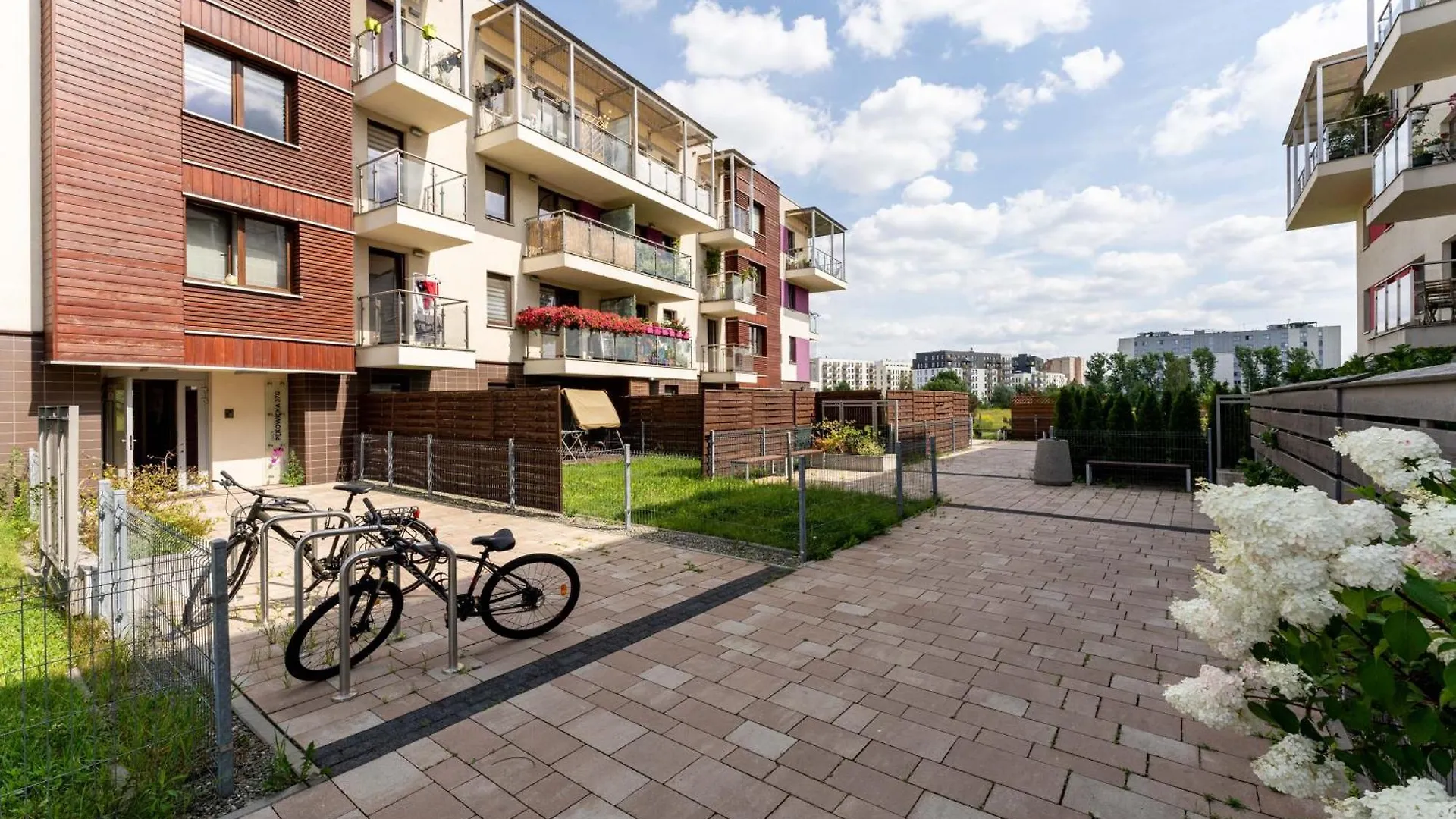 Pekowicka Modern Studio Krakow 0*,  Poland